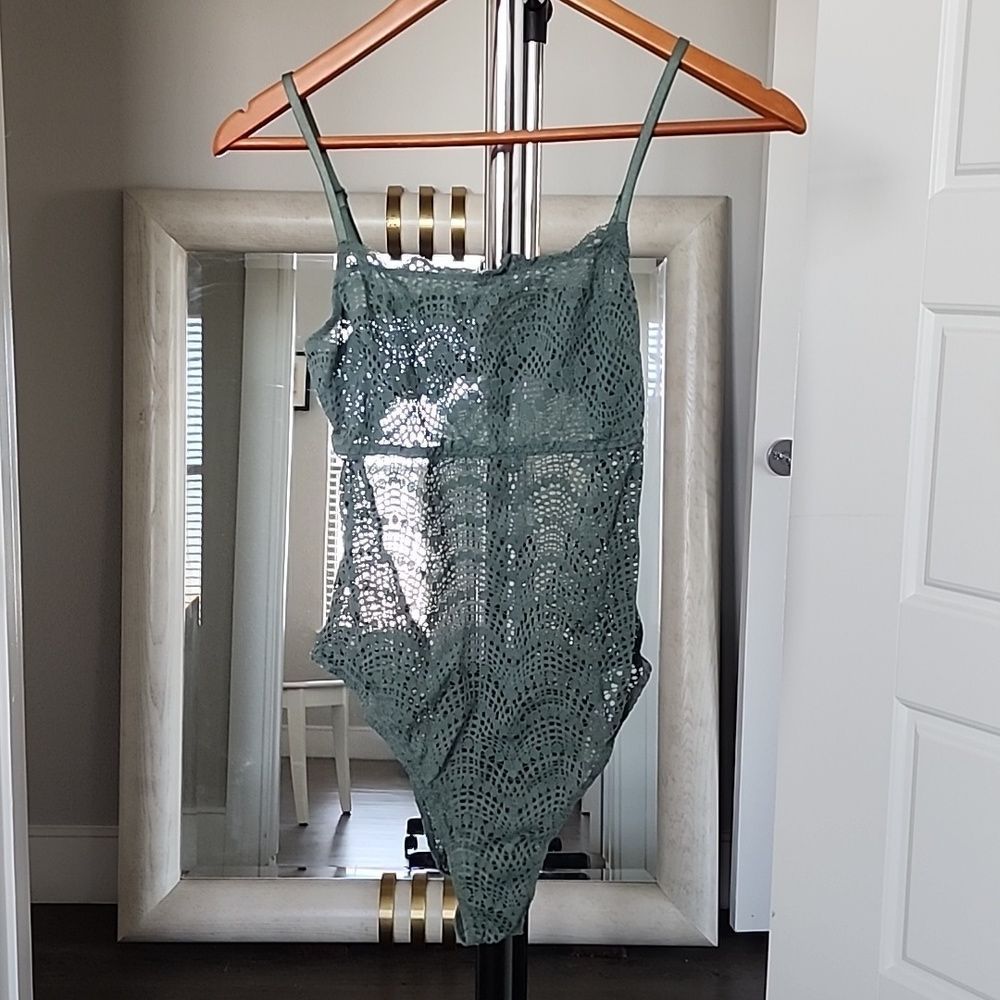 COPY - Victoria's Secret Eyelet Bodysuit size M